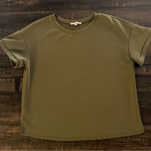 Green Envelope brand - Forest Green super soft women’s tunic - Size Large